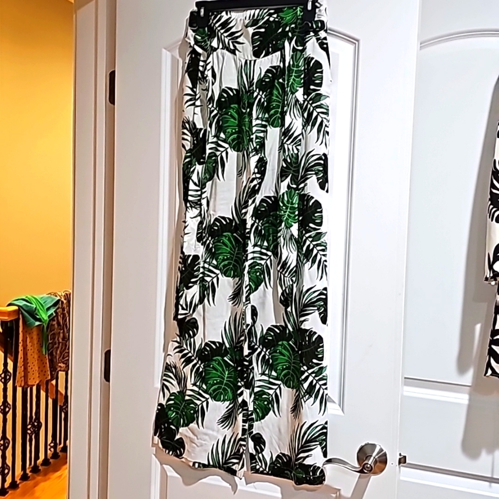 GUESS Summer Pants